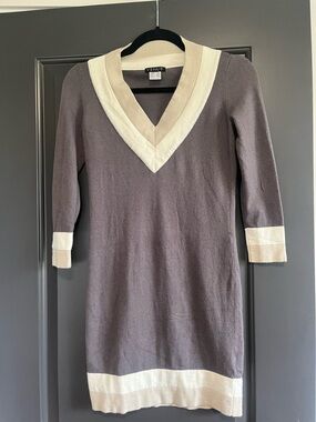 VENUS XS Gray Sweater Dress Cream Trim V-Neck 3/4 Sleeve Mini